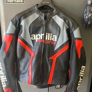Aprilia men’s leather jacket size 44 US and 54 European which is a size large